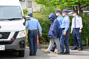 山形県警山形署から送検される岸波弘樹容疑者=2025年5月15日午前9時40分、山形市、安斎耕一撮影