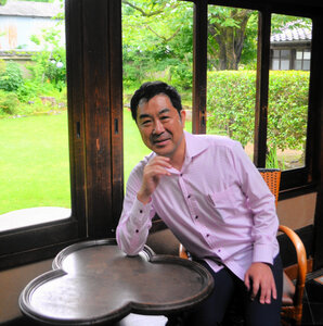 直木賞作家の門井慶喜さん=2024年、奈良市、清水謙司撮影